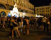 Padova tango festival, milonga in Piazza della Frutta. Foto di Jessica Gozzo